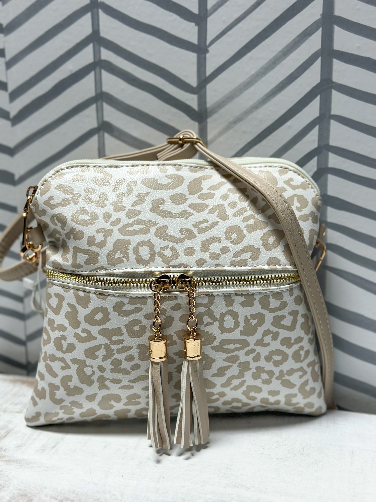 Jen & Co Cream/Taupe Leopard Crossbody Purse